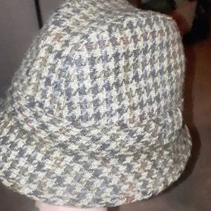 Vintage hat BY FailWORTH OLD BOND